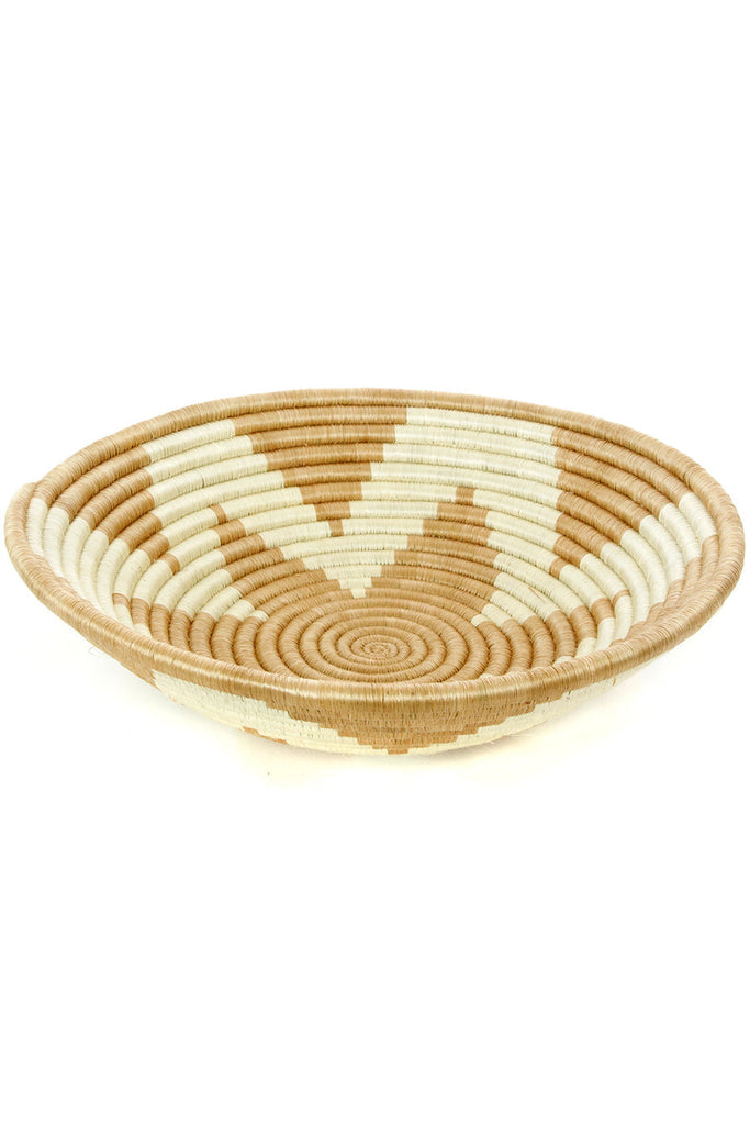 Handmade Rwanda star sisal basket, crafted from natural banana fiber and sisal, featuring intricate weaving patterns and a unique design.