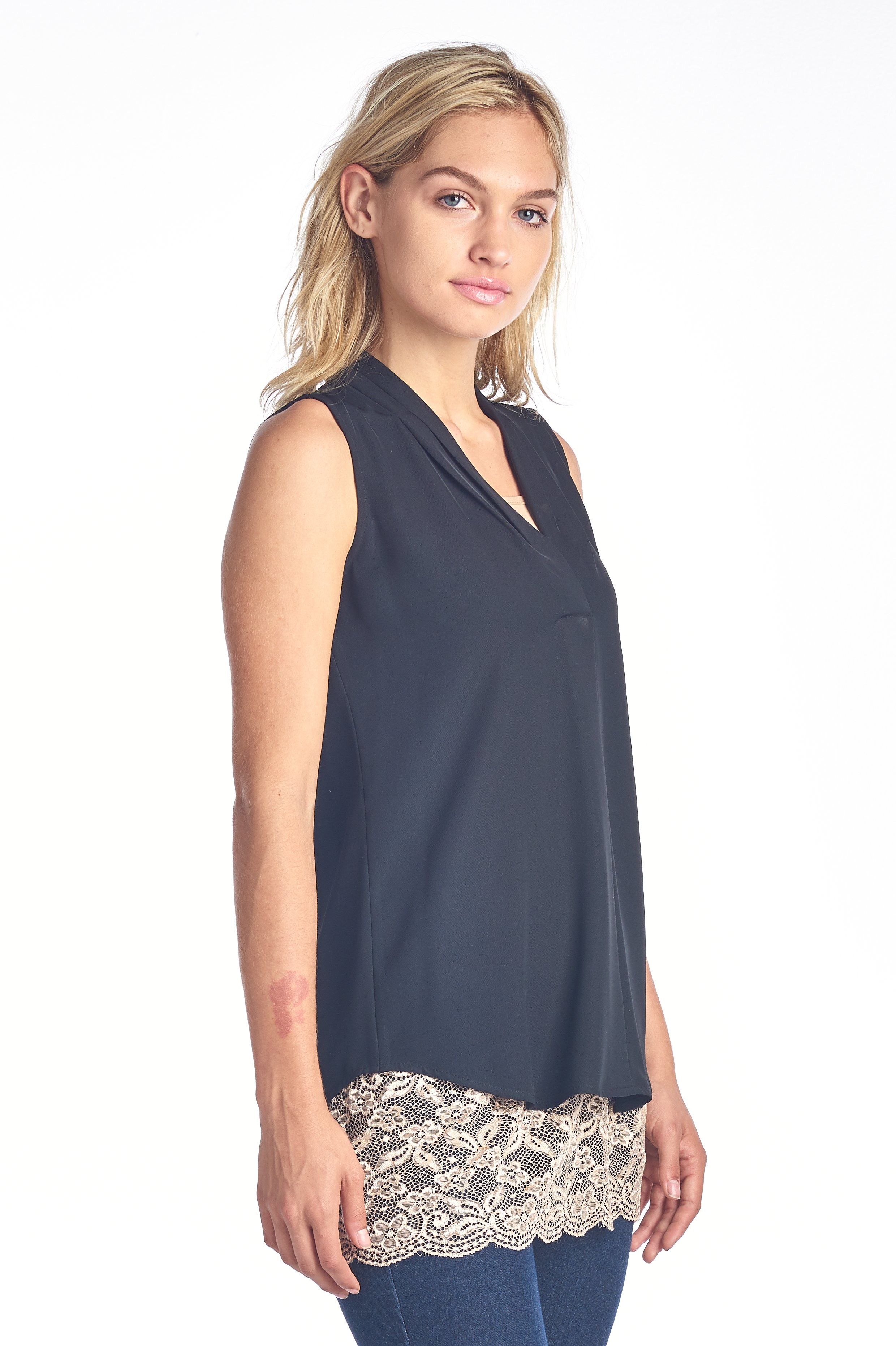 CamiLong layering piece in a stylish design, showcasing its breathable fabric and comfortable fit.