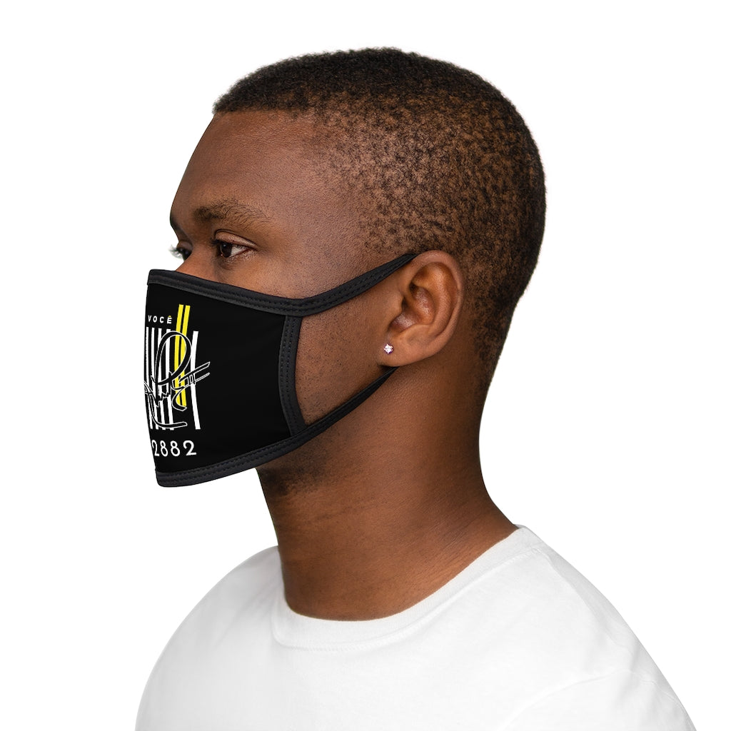 2882Sport™ Para Você Black Face Mask showcasing a sleek design with a polyester exterior and cotton interior, perfect for everyday use.