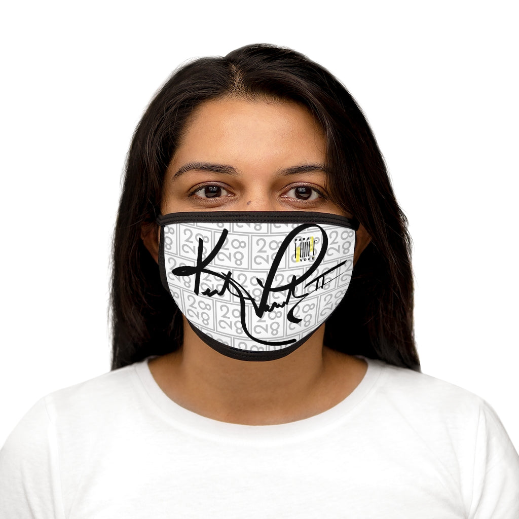 2882Sport™ Para Você Signature Barcode face mask in white, featuring a durable polyester exterior and soft cotton interior, designed for everyday use.