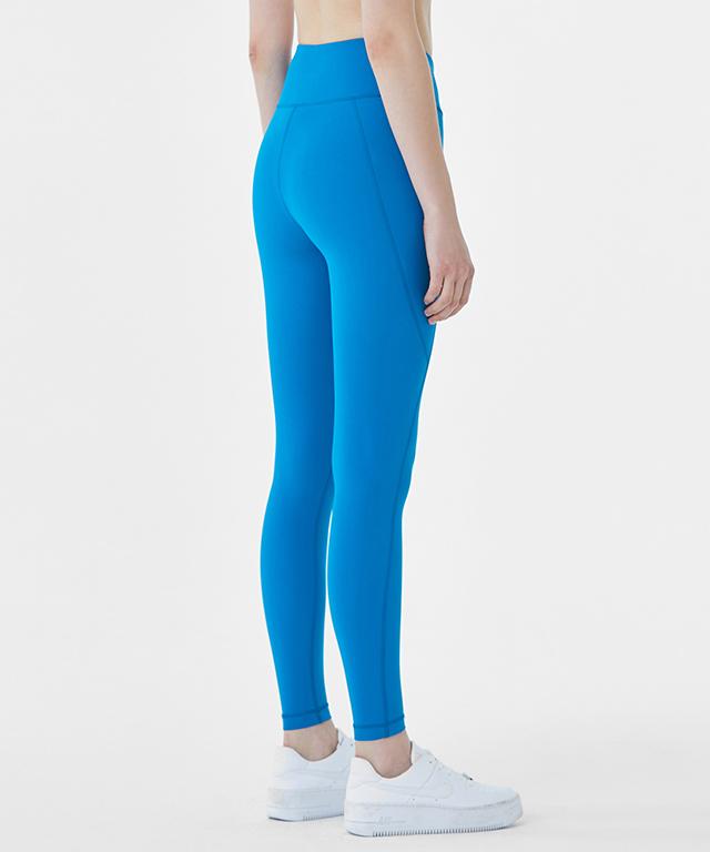 A pair of Air Light Leggings 24.5 in a stylish design, showcasing their lightweight and breathable fabric, perfect for summer activities.