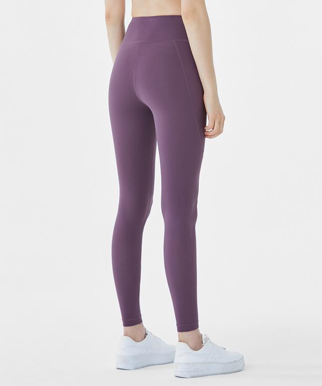 A pair of Air Light Leggings 24.5 in a stylish design, showcasing their lightweight and breathable fabric, perfect for summer activities.