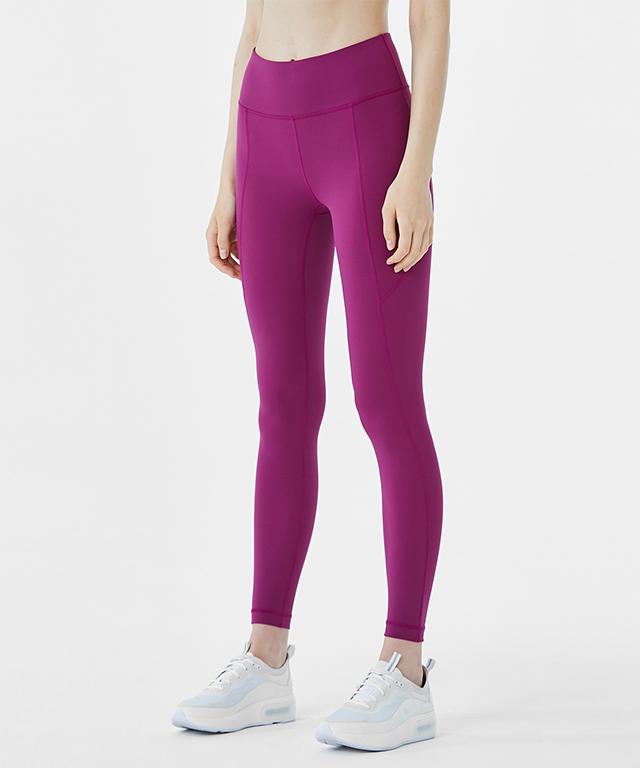 A pair of Air Light Leggings 24.5 in a stylish design, showcasing their lightweight and breathable fabric, perfect for summer activities.