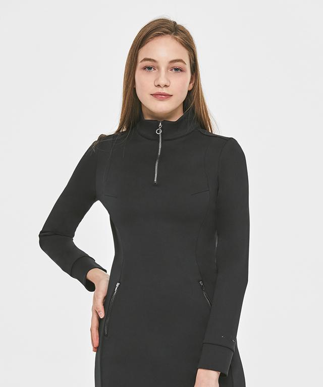 Ami Essential One-Piece dress featuring a slender incision-line design and zipper side pockets, perfect for stylish comfort.