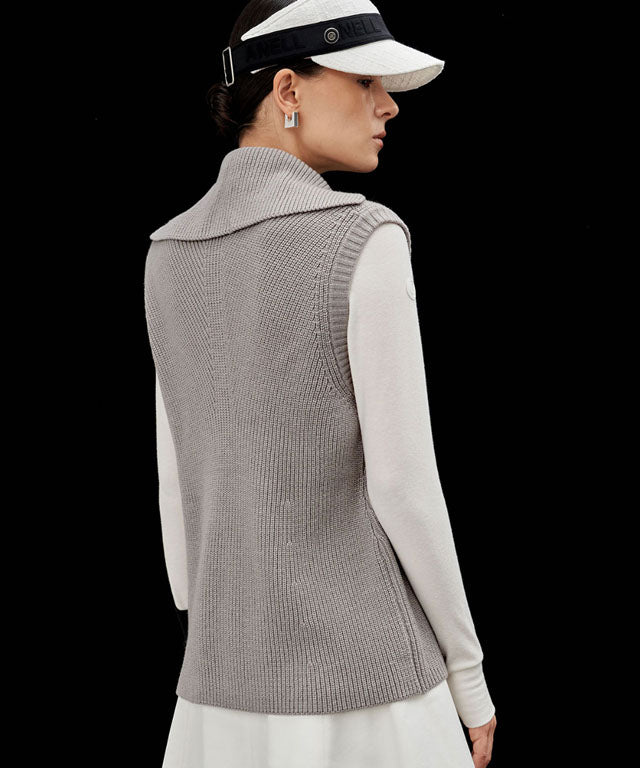 Anell Golf Classic Collar Knit Vest in Pure Gray, featuring an oversized collar and slim fit design, perfect for autumn golf outings.