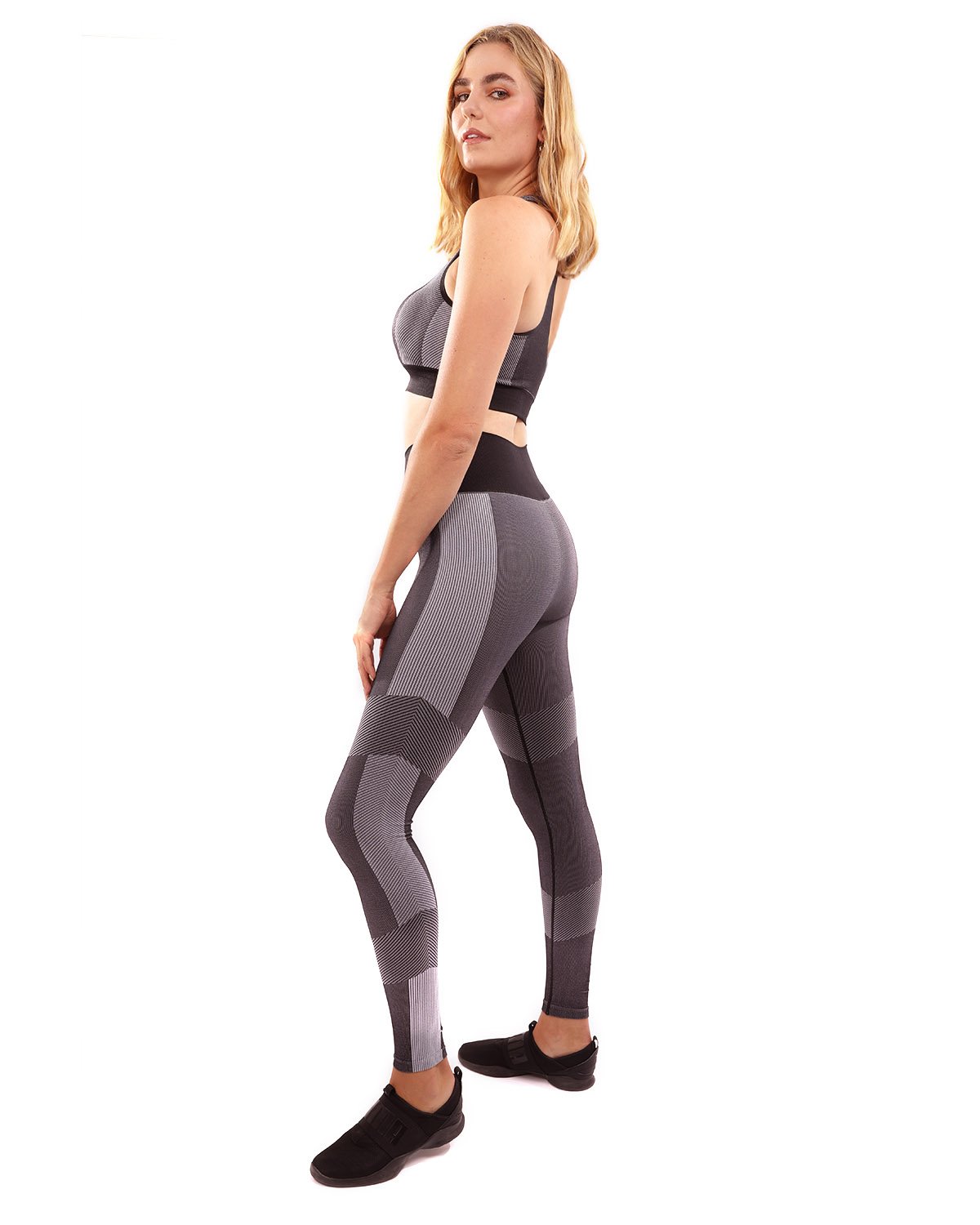 Arleta Seamless Leggings and Sports Bra Set in Black, featuring stylish black and grey detailing, perfect for workouts and casual wear.