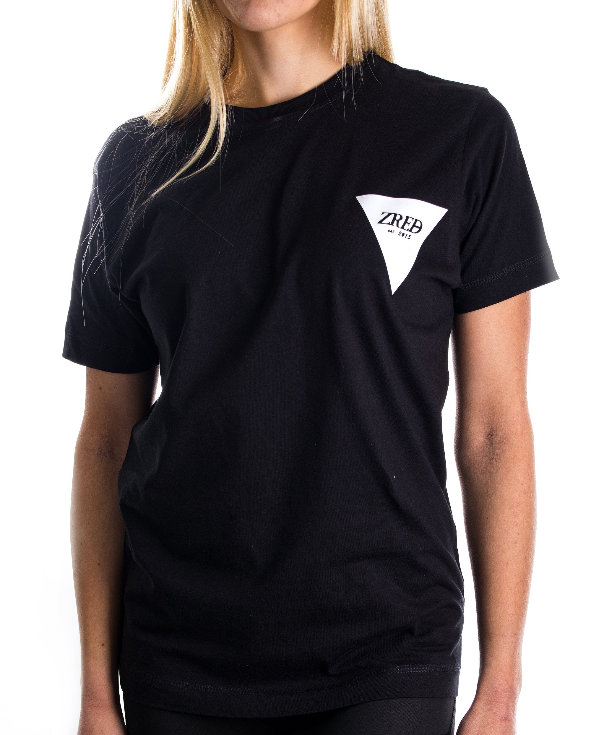 Back to Classic Shirt in black and white for women, featuring a loose fit and made from 100% cotton.