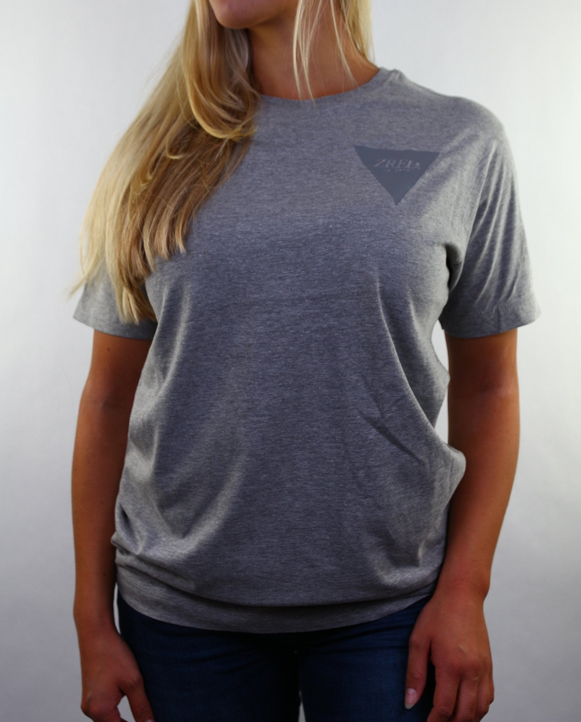 Back to Classic Shirt in grey for women, featuring a relaxed fit and soft fabric blend of cotton and viscose.