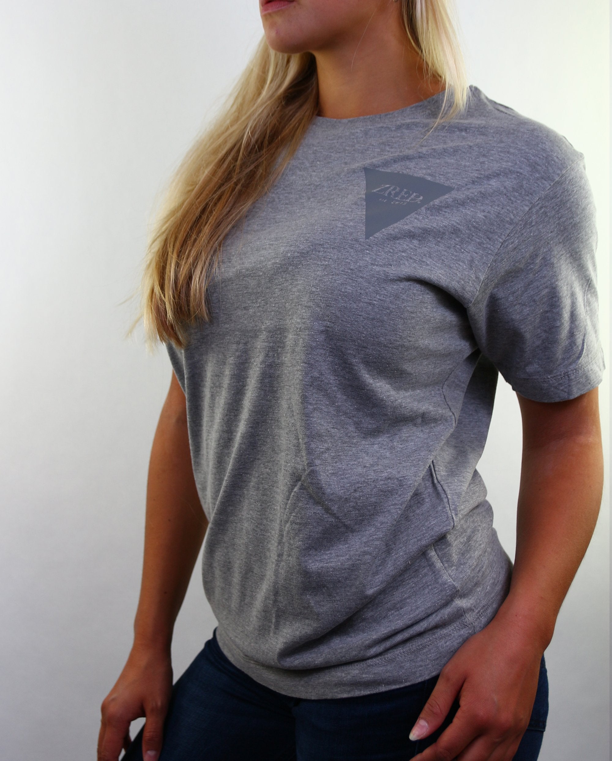 Back to Classic Shirt in grey for women, featuring a relaxed fit and soft fabric blend of cotton and viscose.