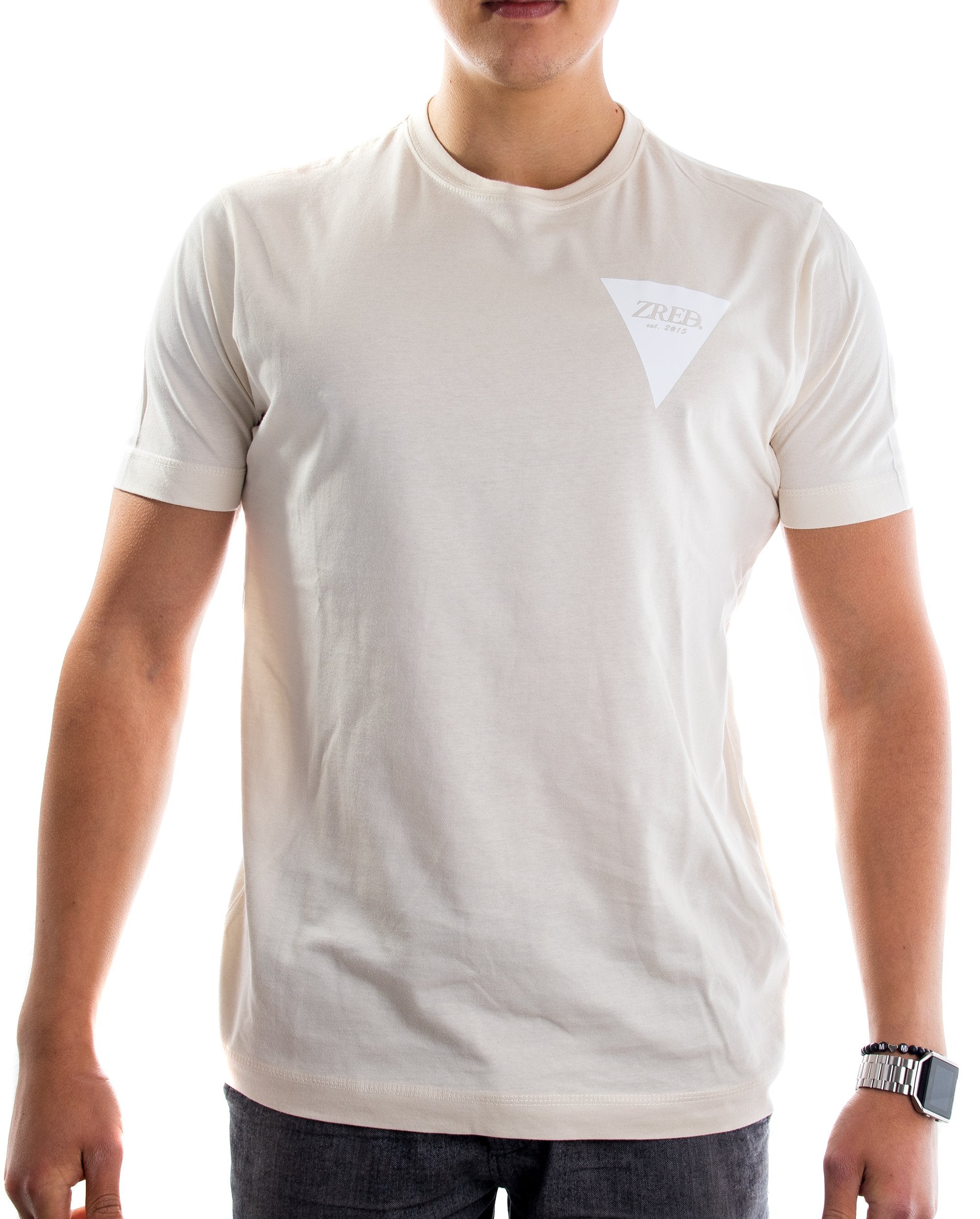 Back to Classic Shirt in linen white for men, featuring a relaxed fit and classic design, made from 100% cotton.