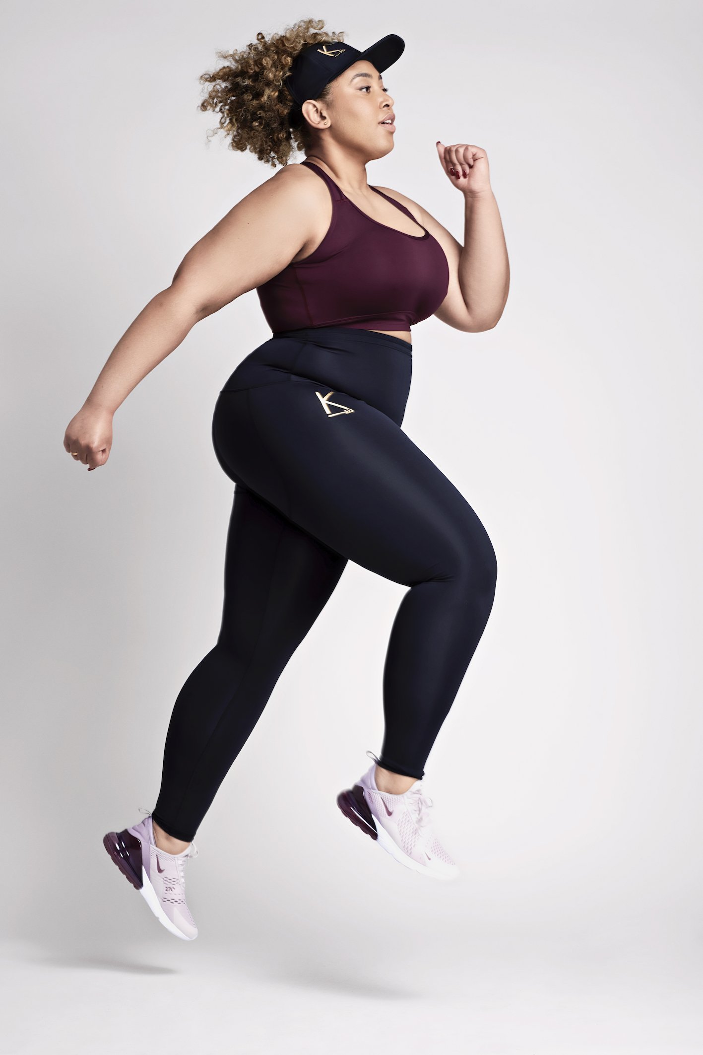 Blackberry Cocktail leggings featuring a sleek design and high elastic fabric, perfect for workouts and casual wear.