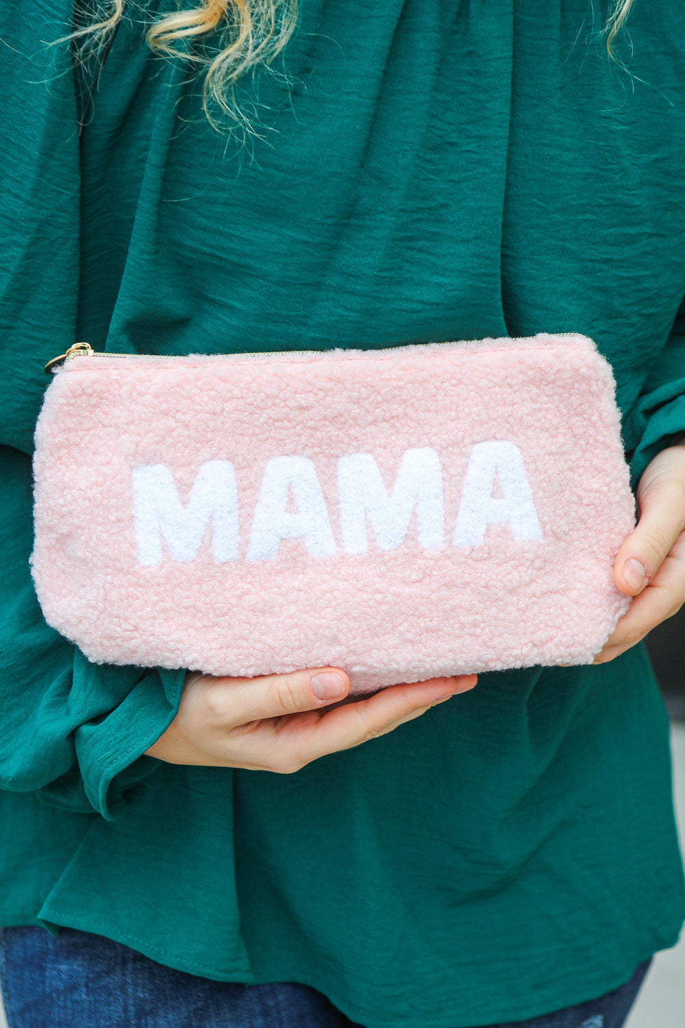 Blush 'Mama' Sherpa Zipper Bag with stitched applique and gold zipper, perfect for moms.