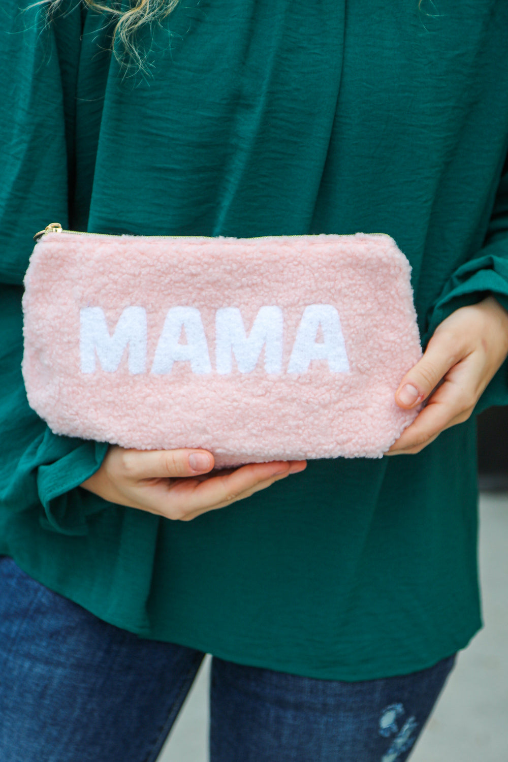 Blush 'Mama' Sherpa Zipper Bag with stitched applique and gold zipper, perfect for moms.