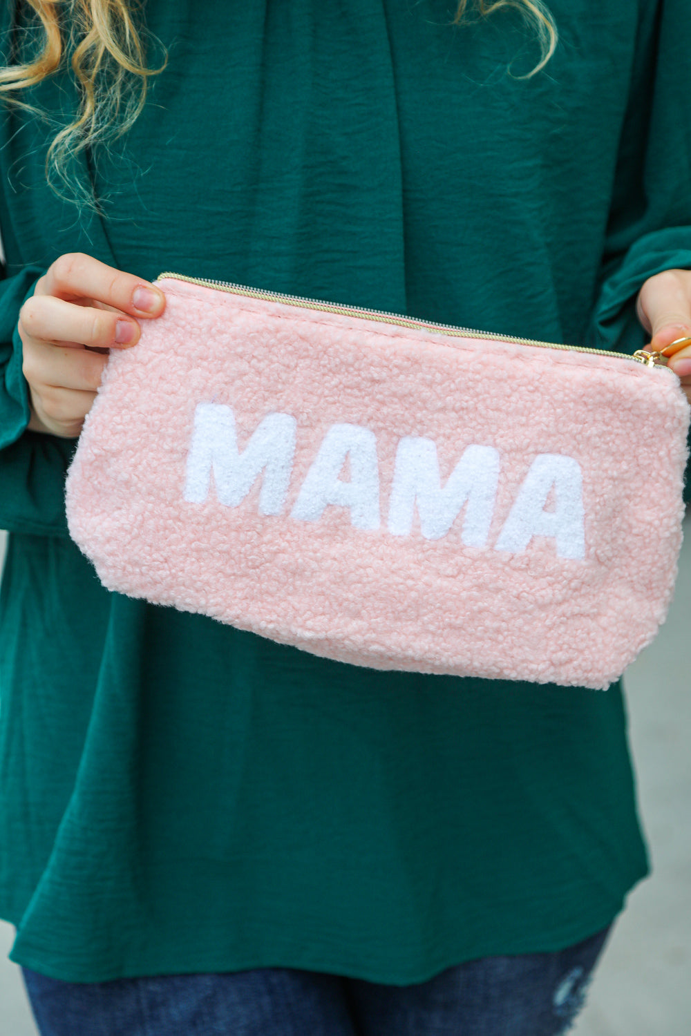 Blush 'Mama' Sherpa Zipper Bag with stitched applique and gold zipper, perfect for moms.