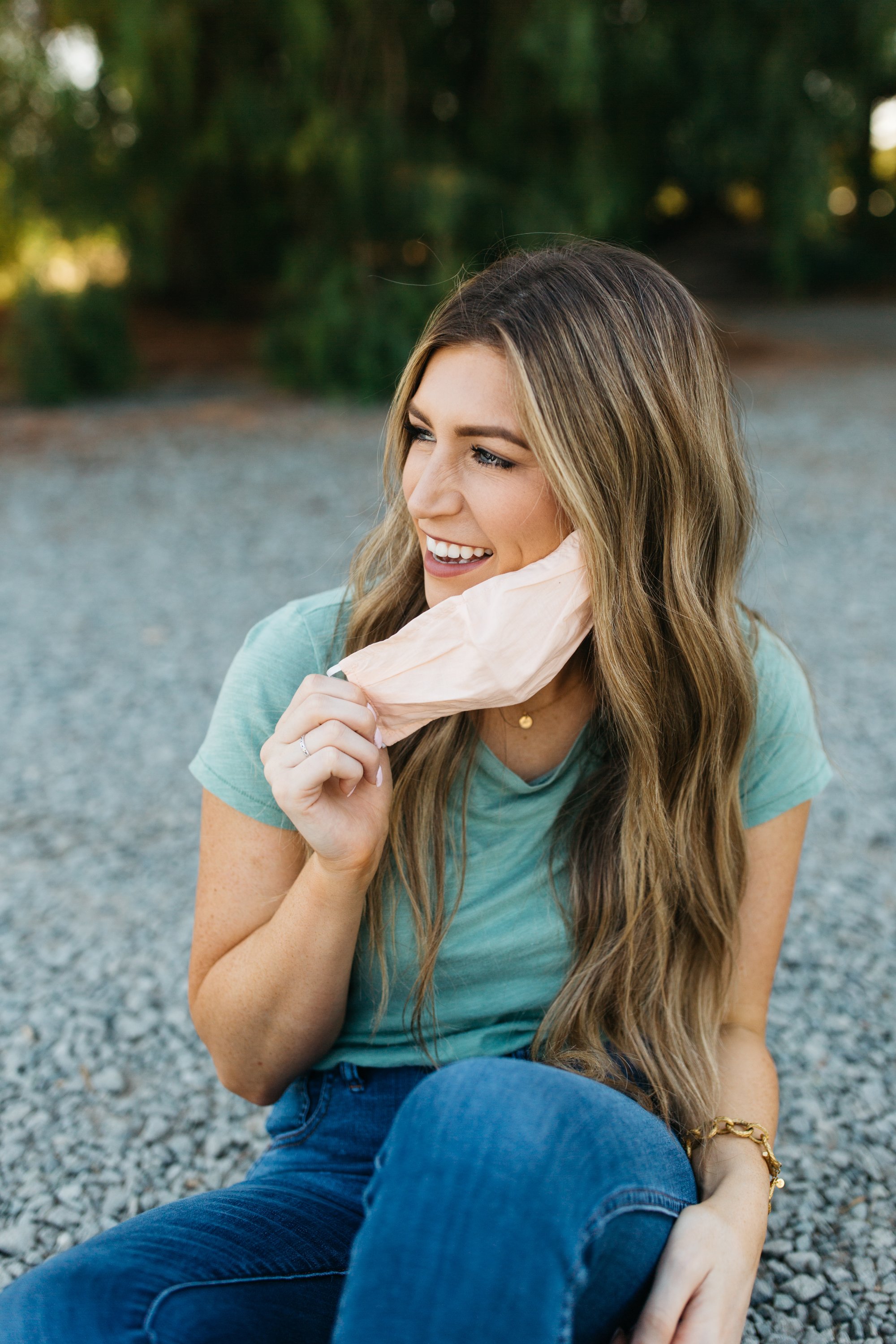 Blush Ultra-Light Face Mask made of breathable cotton with pleats for comfort and a filter pocket.