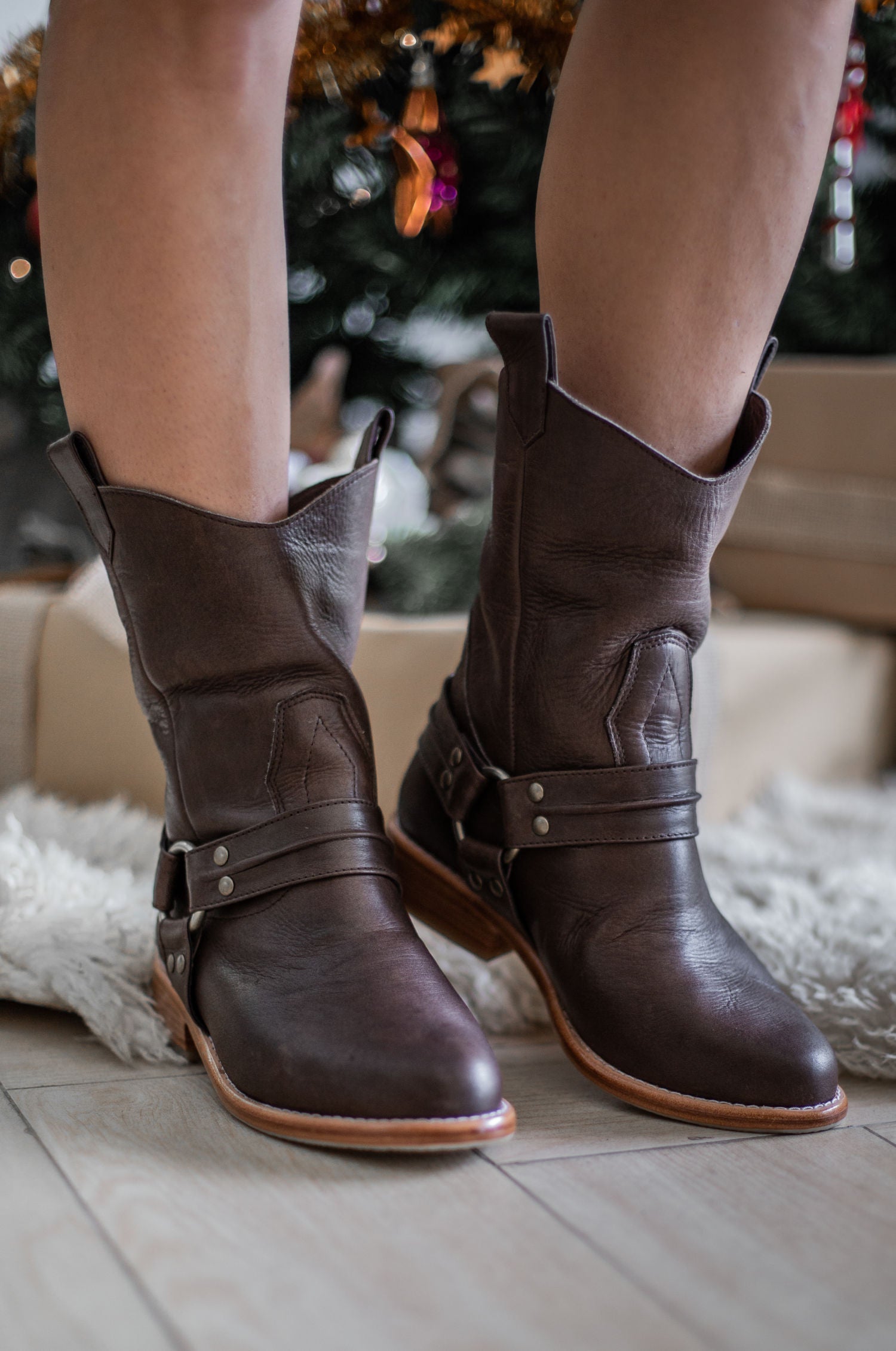 Cali Leather Boots showcasing high-quality leather, round toe, and side pull-on tabs for easy wear.