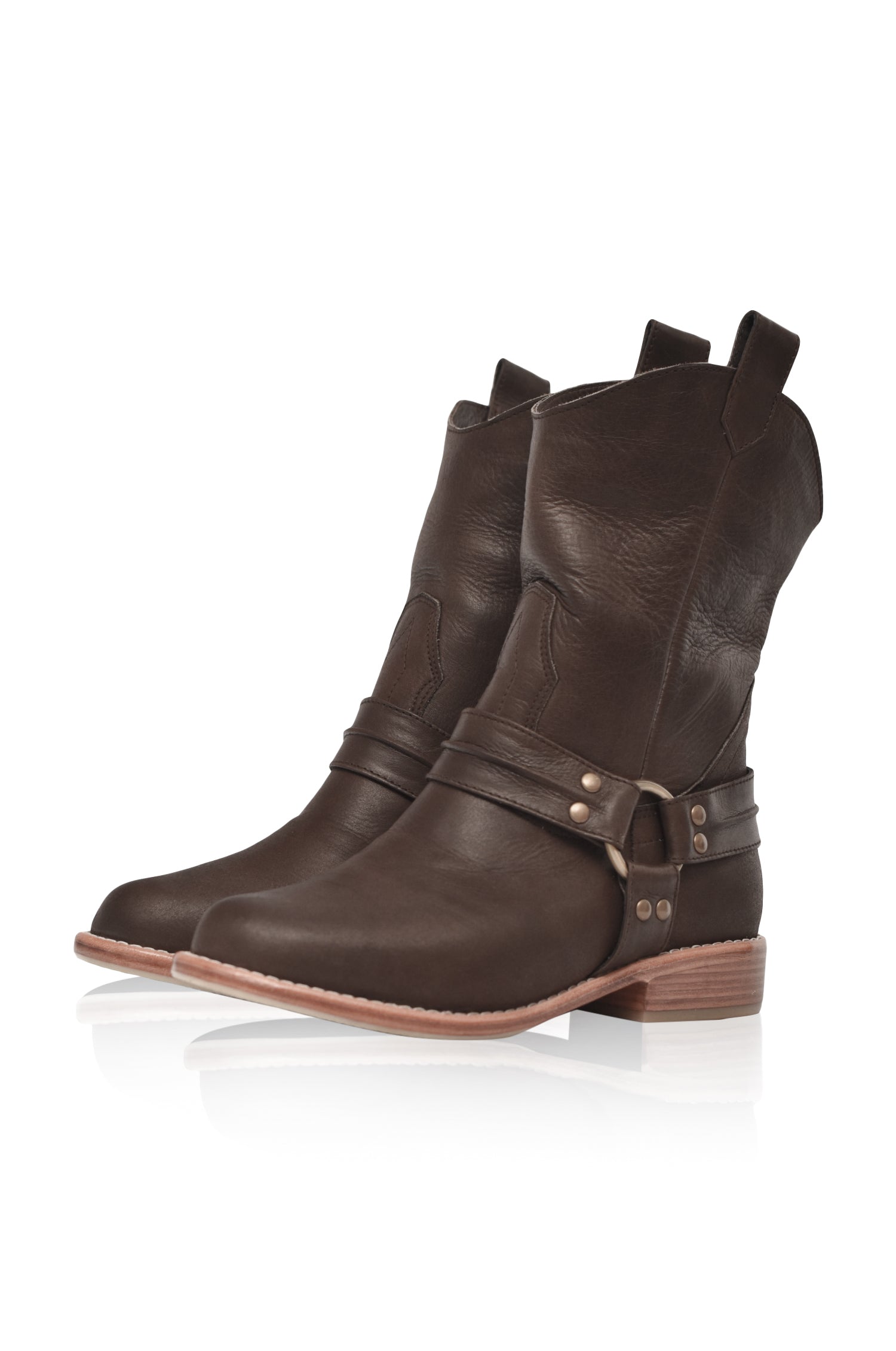 Cali Leather Boots showcasing high-quality leather, round toe, and side pull-on tabs for easy wear.