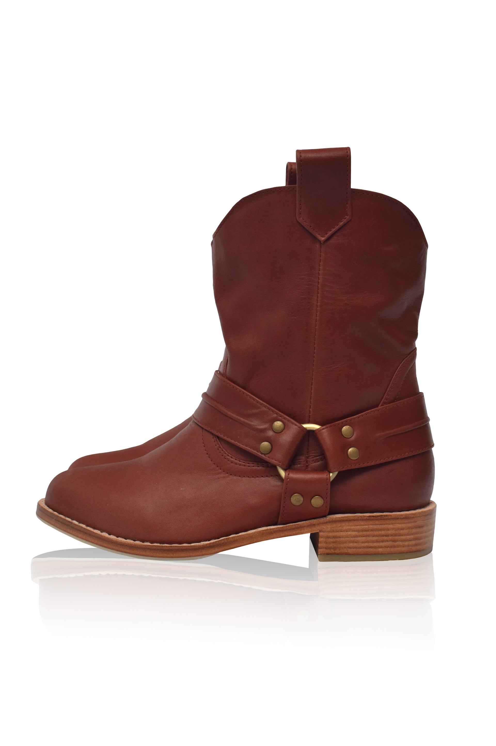 Cali Leather Boots showcasing high-quality leather, round toe, and side pull-on tabs for easy wear.