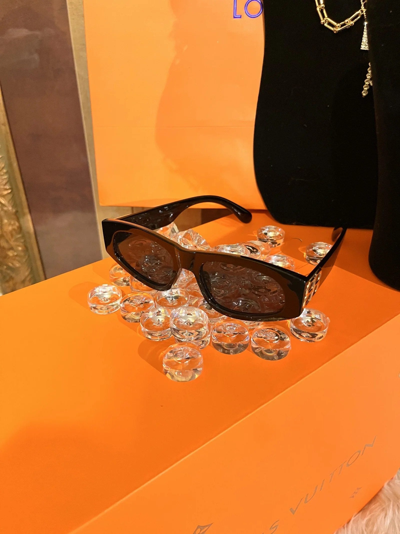 Cool B Party Sunglasses featuring a stylish cat eye design with gradient lenses, perfect for beach outings.