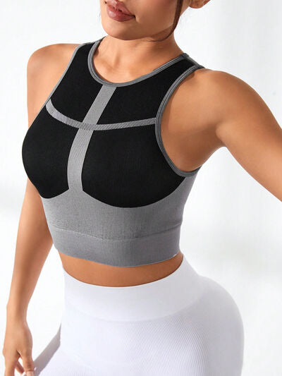 Color Block Round Neck Active Tank featuring a stylish design with a round neckline and moderate stretch fabric, perfect for workouts.