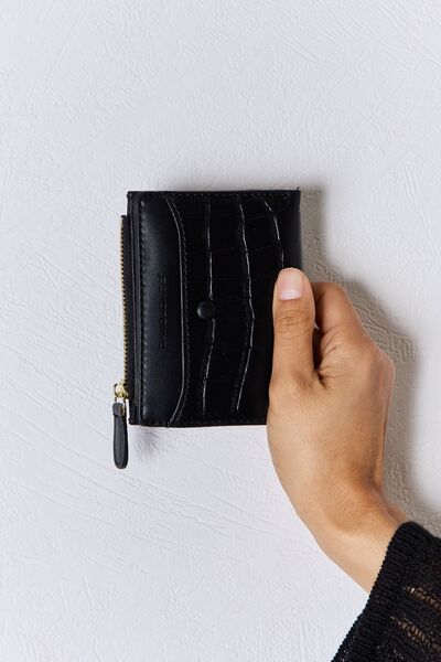 David Jones Texture PU Leather Mini Wallet in stylish design, showcasing its unique texture and compact size.