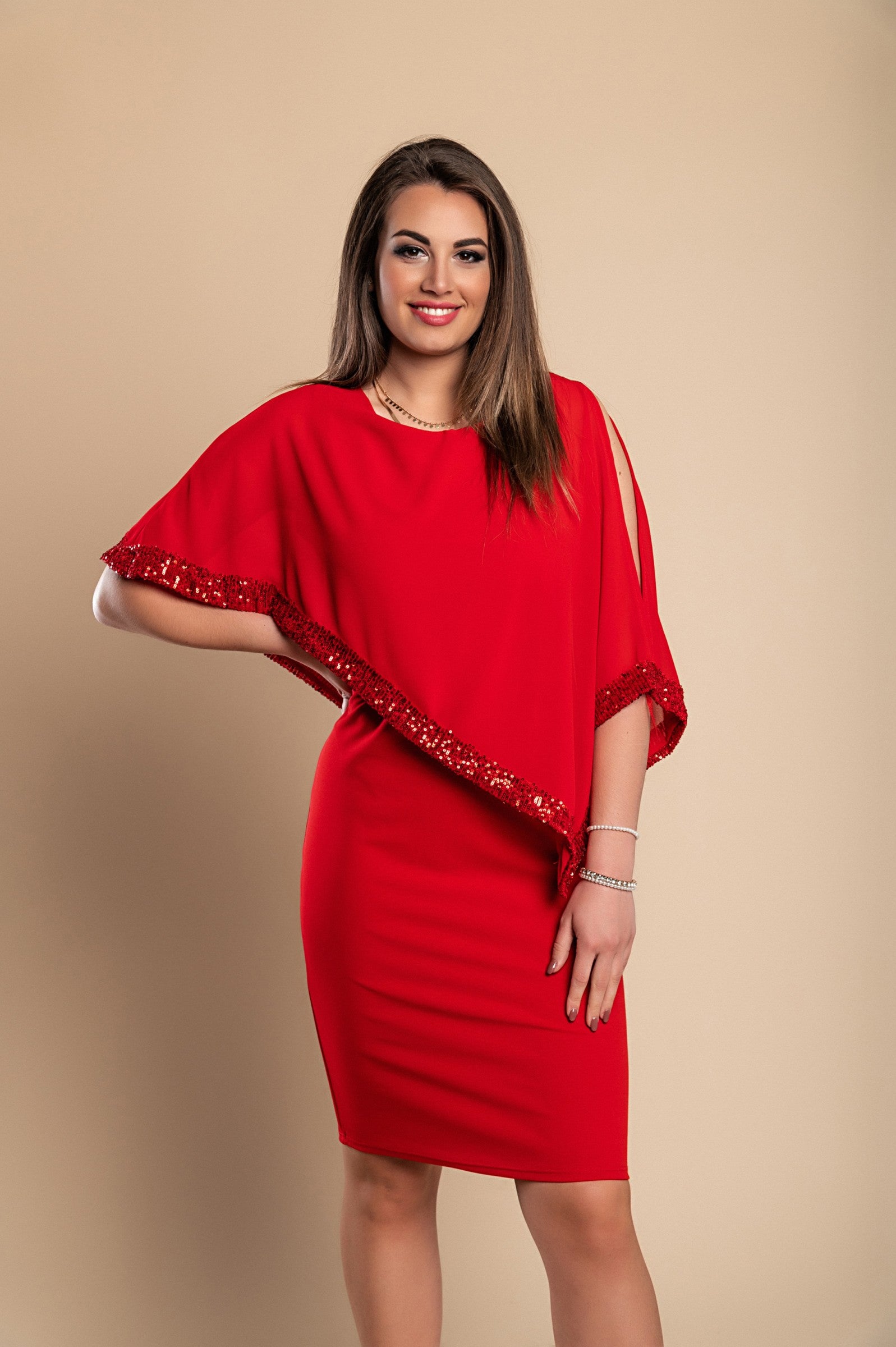 DRESS ARLET in red, a short elegant dress with a round collar and glittery translucent fabric, featuring an invisible back zipper.