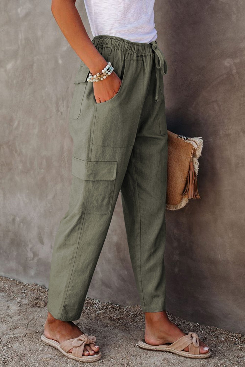 Driven Linen Blend Pocketed Cargo Pants showcasing a relaxed fit, elastic drawstring waistband, and casual cargo pockets in a stylish design.