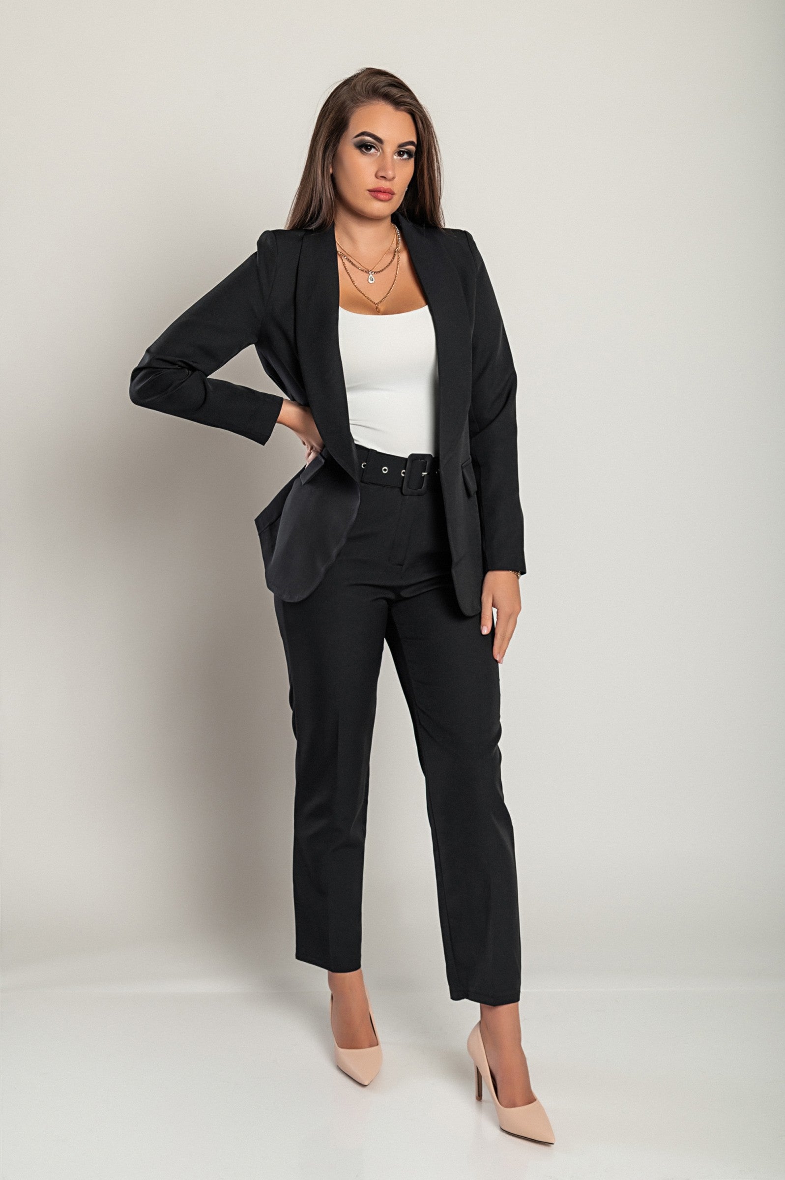 Elegant black blazer and pants set made from high-quality fabric, featuring long sleeves, classic collar, and included belt.