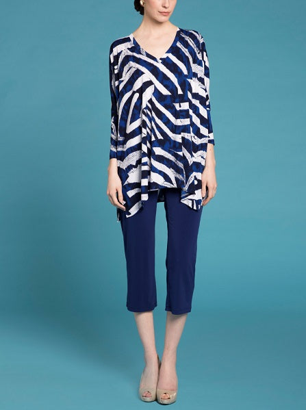 Essential V-Neck Tunic in soft stretchy jersey fabric, featuring a feminine V-neck design, perfect for all body shapes.