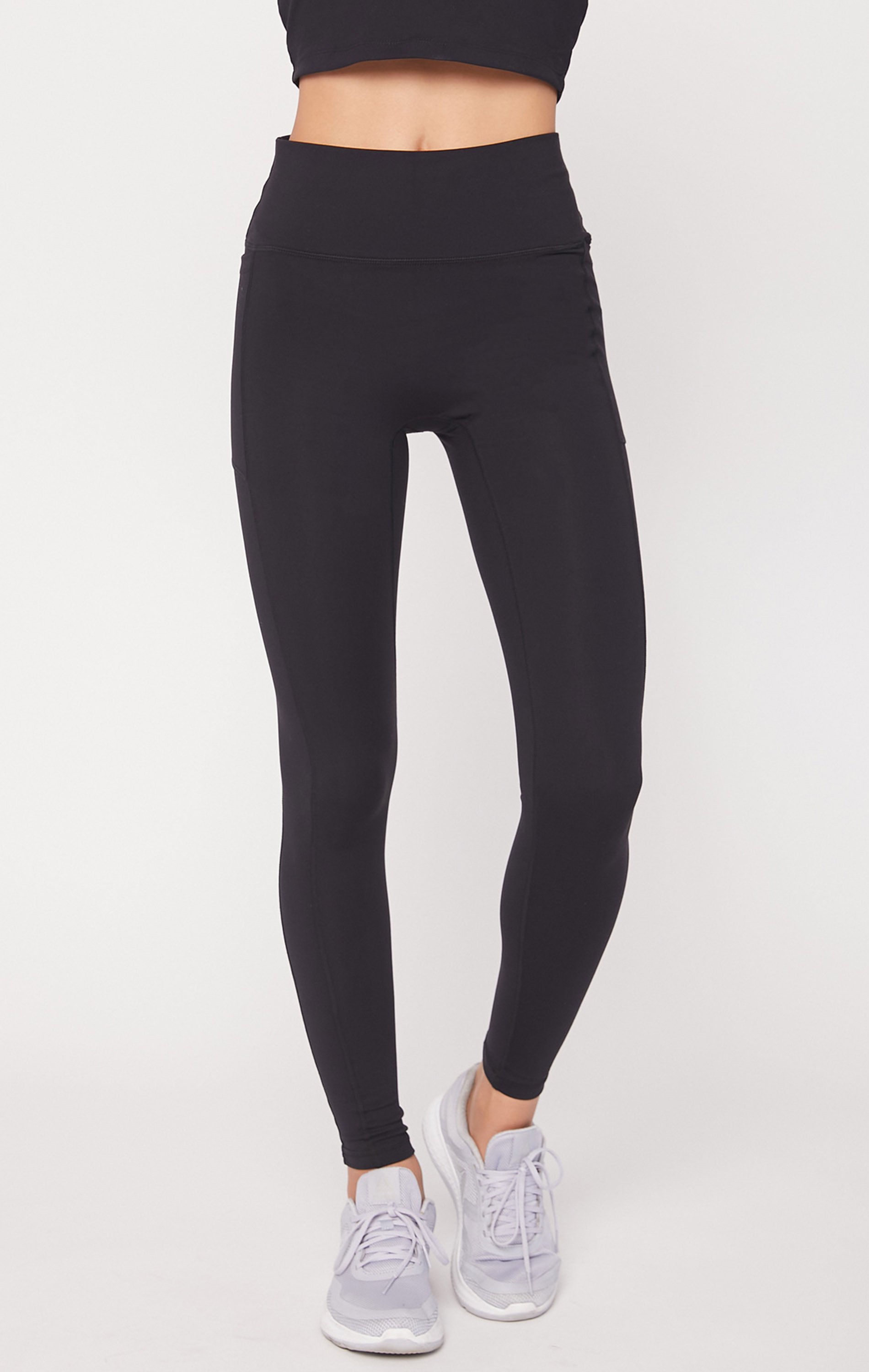 Explore Pocket Legging 26" in a stylish design with side pockets, showcasing soft Cloudlux fabric and high-waist fit.