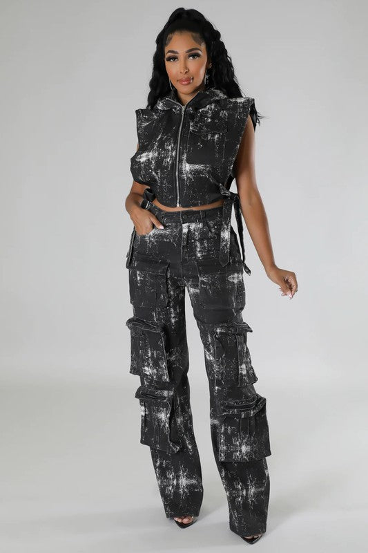 Fashion Denim Two Piece Pants Set featuring a sleeveless vest jacket and high-waisted cargo pants, showcasing multiple pockets and stylish design.