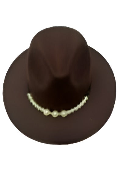 Fashion Pearl Top Hat Wool Jazz Cap with pearl embellishments and wide brim, suitable for autumn and winter wear.