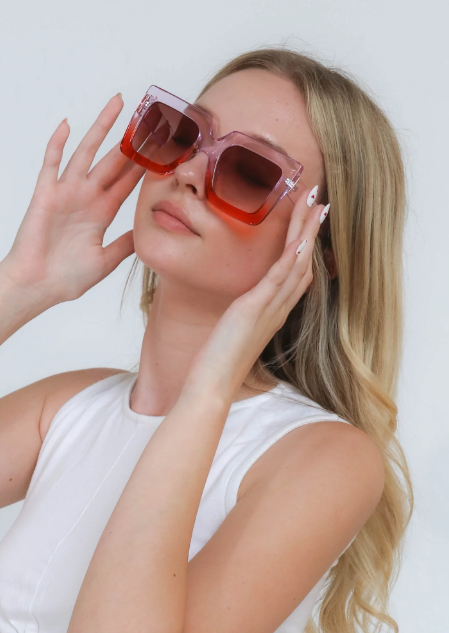 Fashion sunglasses ART2171 in vibrant orange with a rectangular frame, showcasing UV400 protection and scratch-resistant lenses.