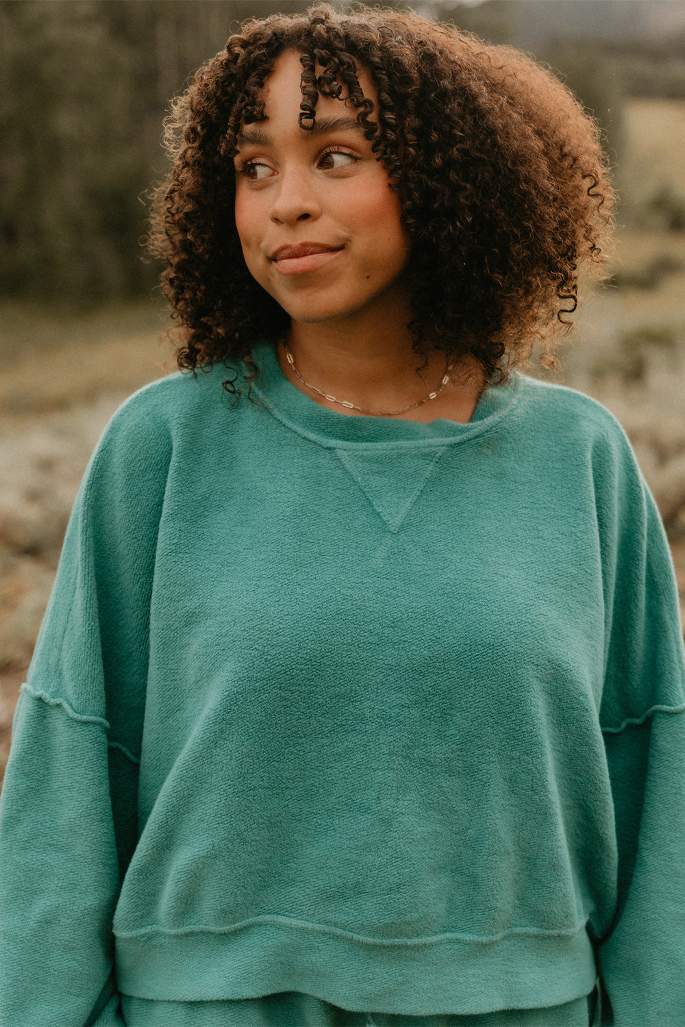 Finding Peace sweatshirt featuring a vintage crewneck design in soft organic cotton, available in various sizes.