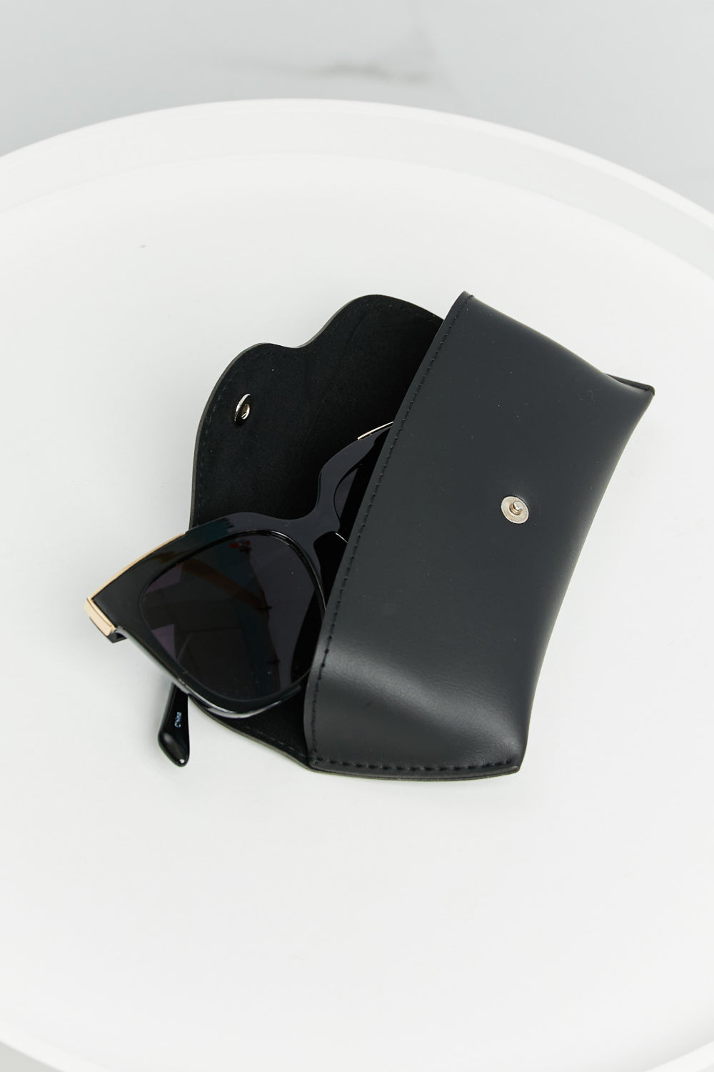 Full Rim Polycarbonate Frame Sunglasses in Wayfare shape, showcasing a stylish design with a protective case.