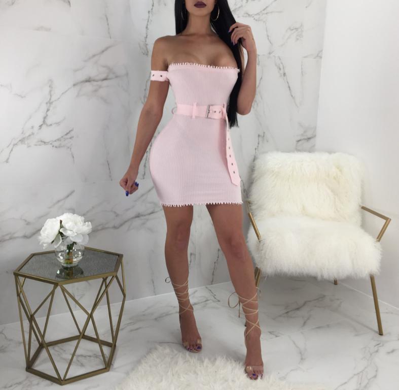 Glamaker knitted pink sexy party dress featuring a strapless neckline and above-knee length, perfect for autumn and winter nights out.