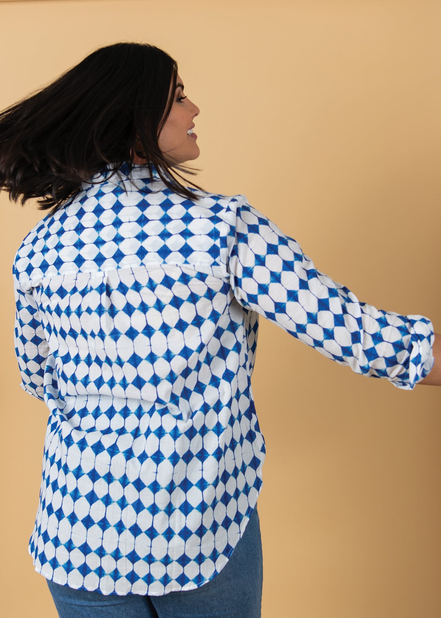 Good Boyfriend Shirt in Shibori Diamonds pattern, showcasing relaxed fit and stylish design.