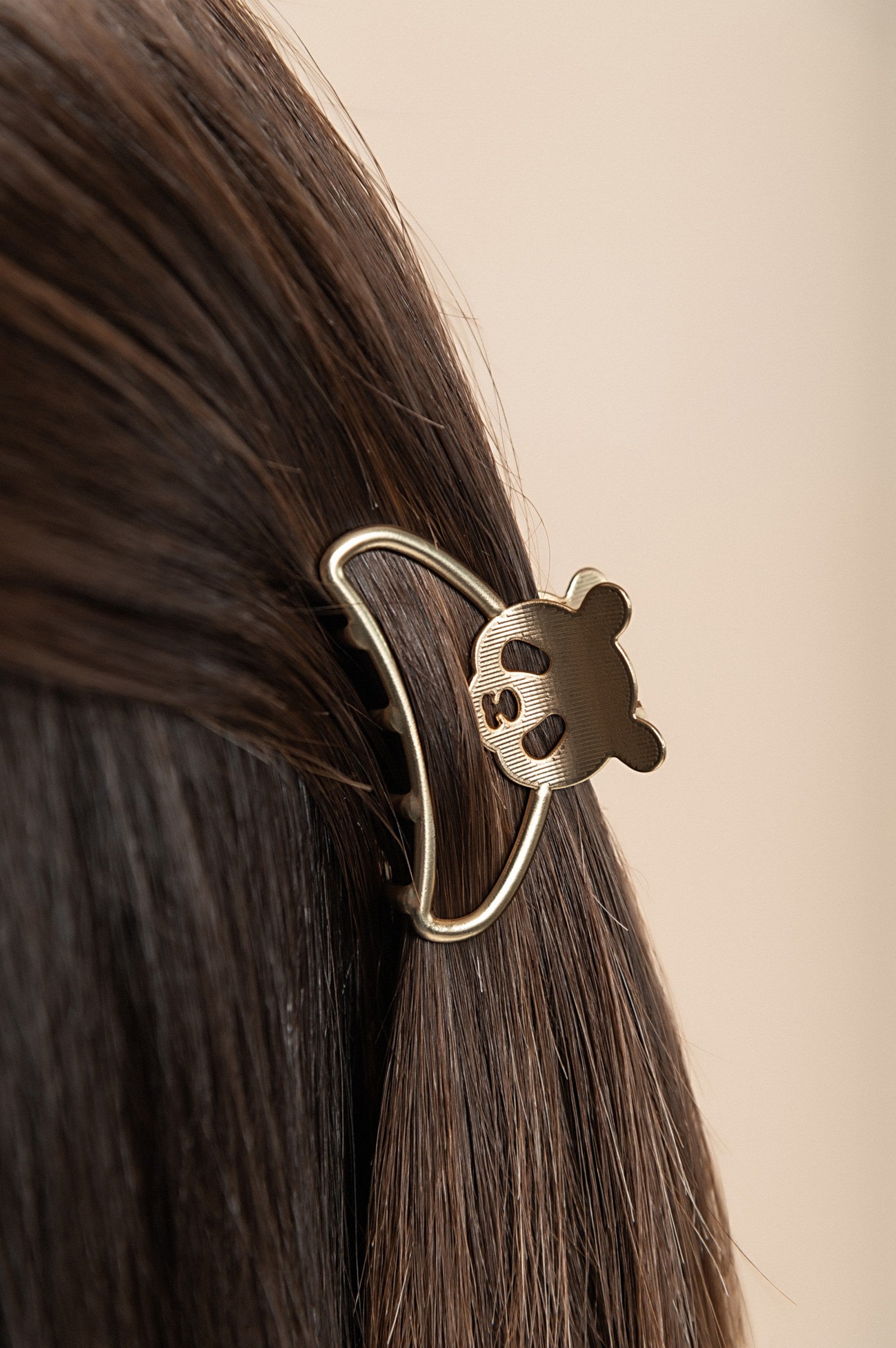 Elegant gold hair clip ART839 made from durable metal alloy, perfect for styling hair.