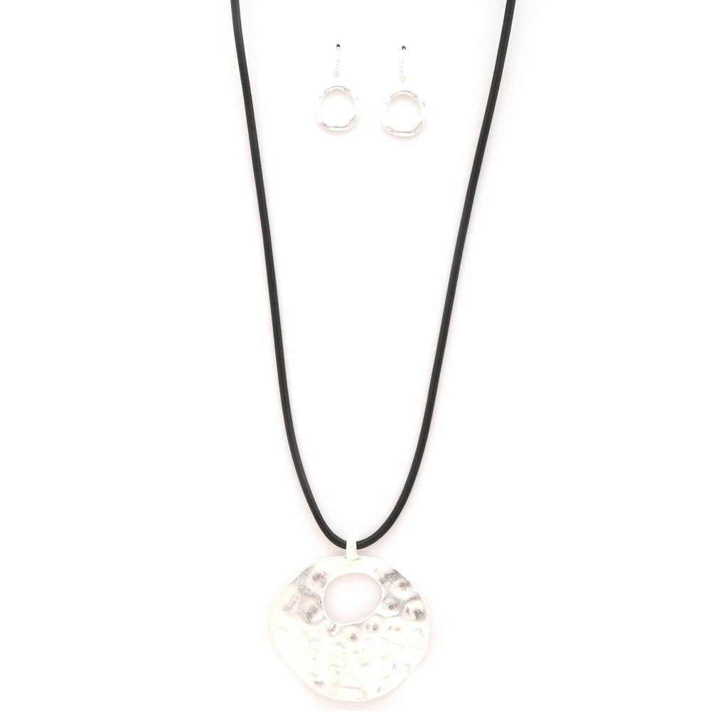 A stylish Hammered Metal Round Pendant Necklace featuring a classic Silver finish, showcasing its unique texture and elegant design.