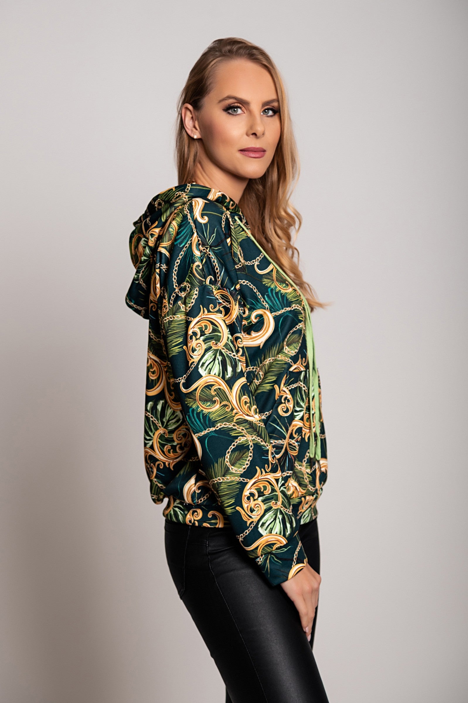 Stylish green Girola hoodie with print, featuring long sleeves, a drawstring hood, and a front pocket, made in Italy.