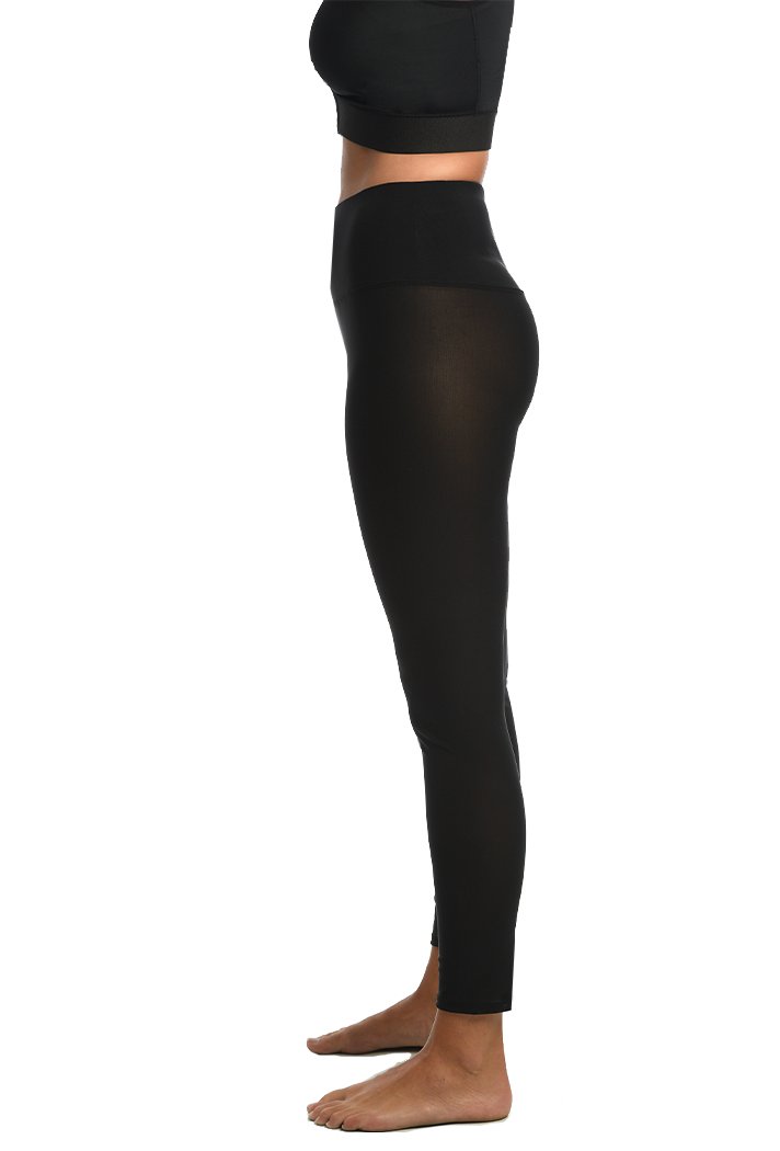 InstantFigure Power MESH Hi-waist leggings in black, featuring a seamless design and breathable fabric for comfort during workouts.