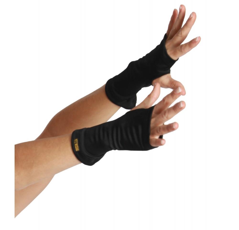 InstantRecoveryMD Compression Support wrist guard for men and women, designed for comfort and recovery, featuring a sleek design and breathable fabric.