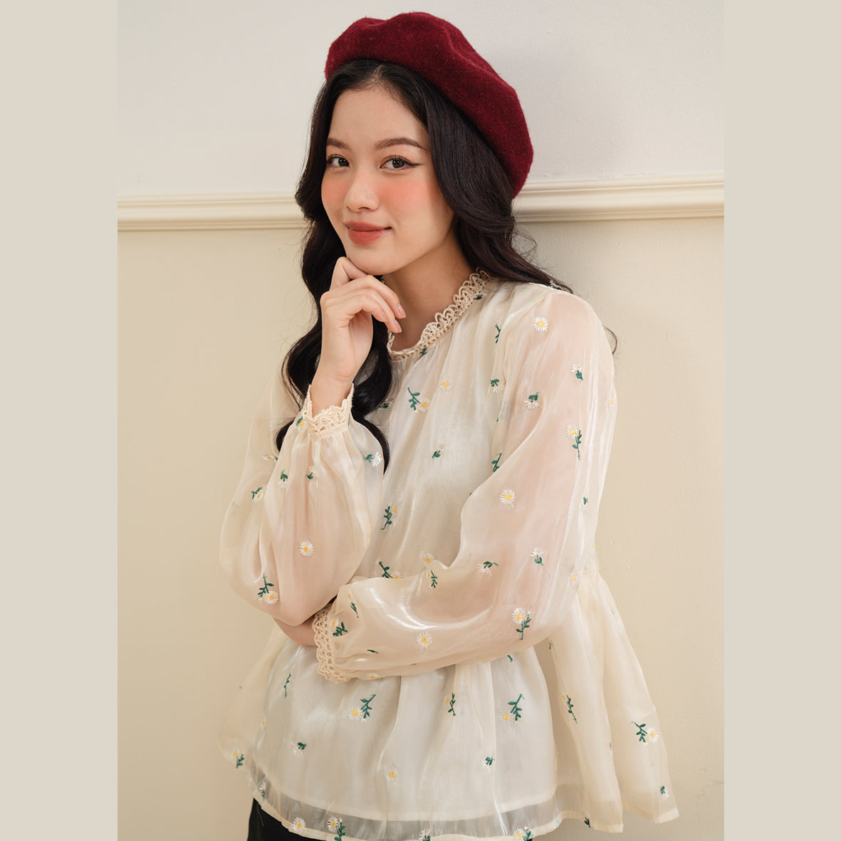 Elegant Jelly Top made of beige organza chiffon with chrysanthemum embroidery, featuring lace-trimmed collar and cuffs.