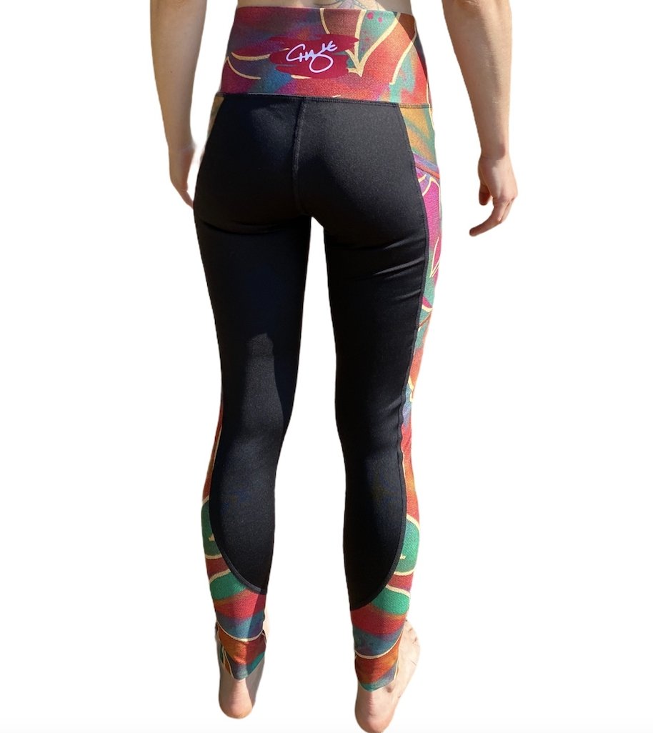 High-waisted Jungle Yoga Leggings with Pockets featuring jungle panel details and a wide waistband, perfect for workouts and casual wear.