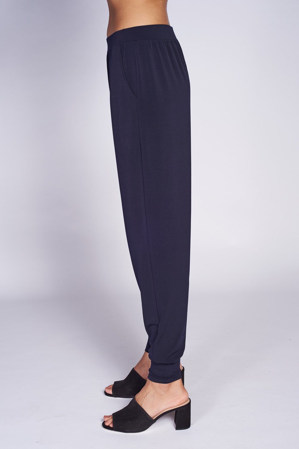 Bamboo Lounge Pant featuring a relaxed silhouette, elastic waistband, and two front pockets, perfect for casual or dressy occasions.