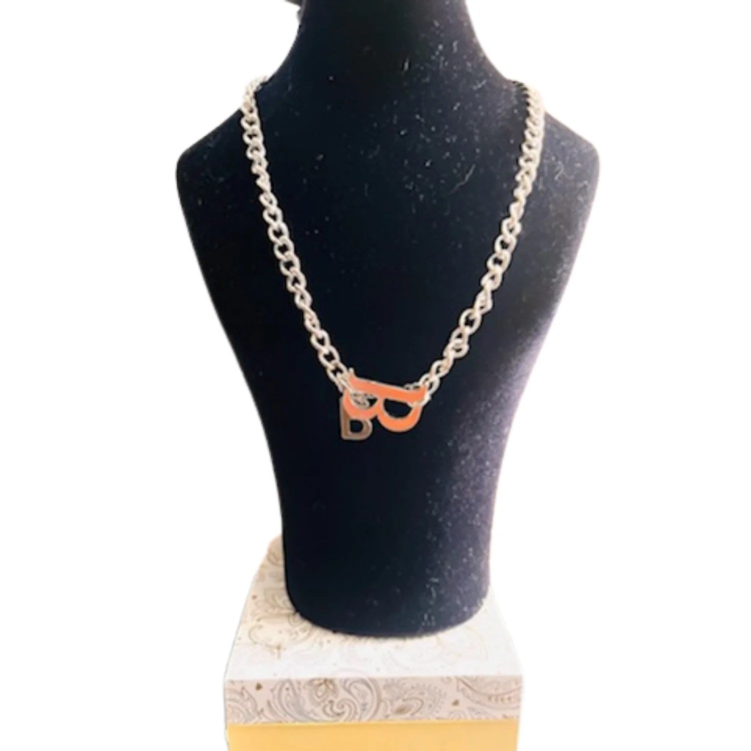 Lux Chain Pendant Necklace featuring a stylish silver chain, perfect for elegant outfits and occasions.