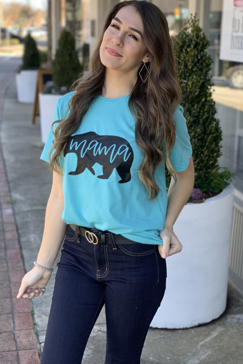 Mama Bear Print Short Sleeve Tee featuring a cute graphic design, perfect for summer wear.