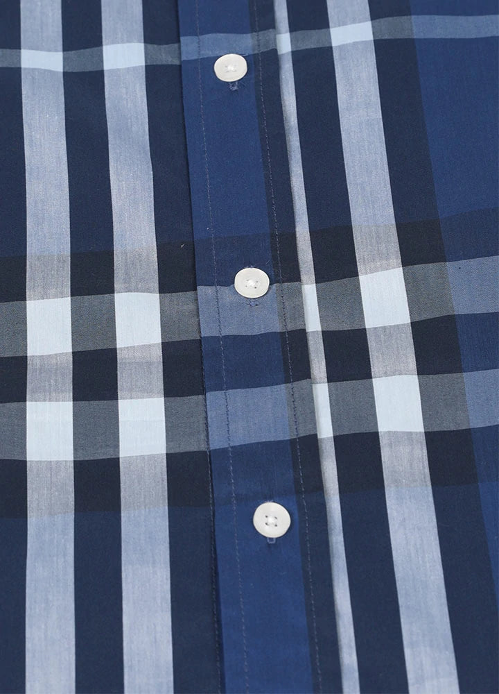 Men's lightweight plaid short sleeve shirt featuring a classic design and front chest pocket, perfect for casual wear.