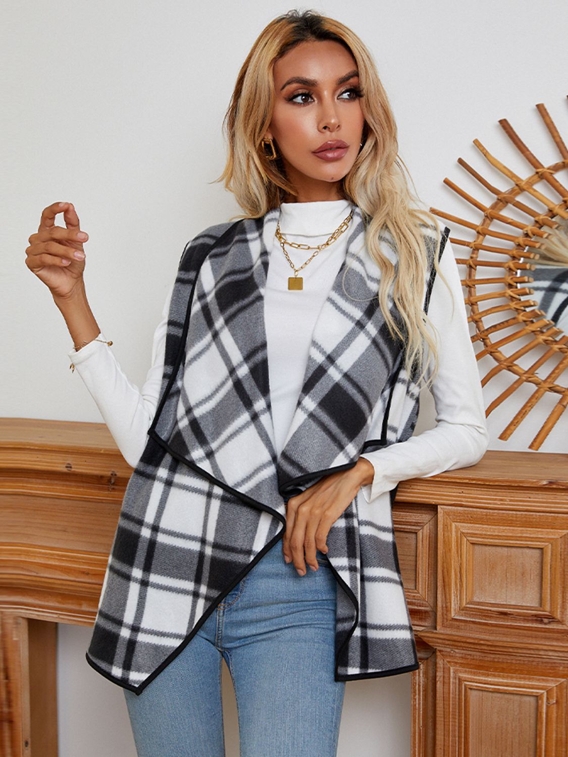 Chic plaid open front vest in stylish design, perfect for layering.