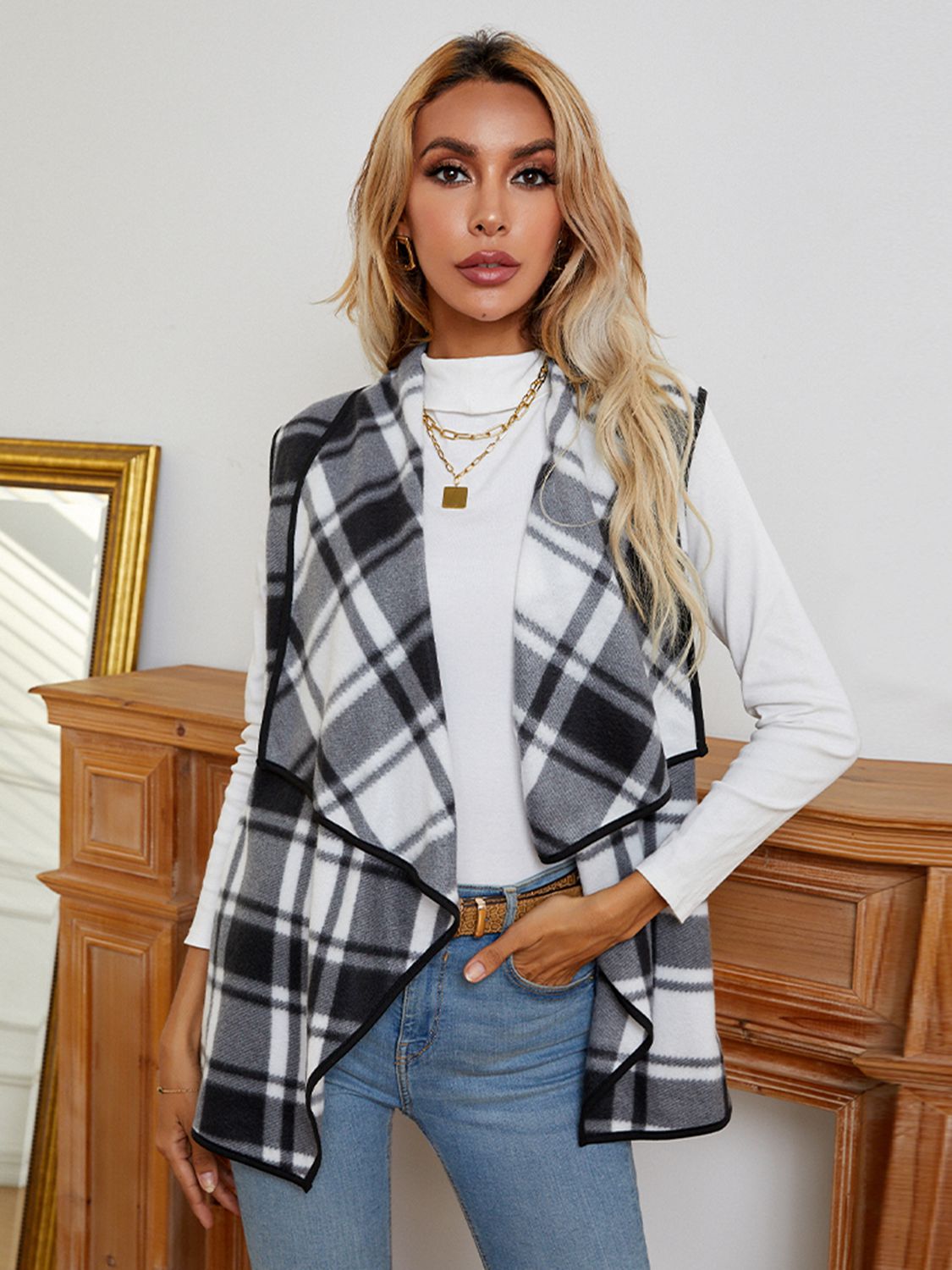 Chic plaid open front vest in stylish design, perfect for layering.